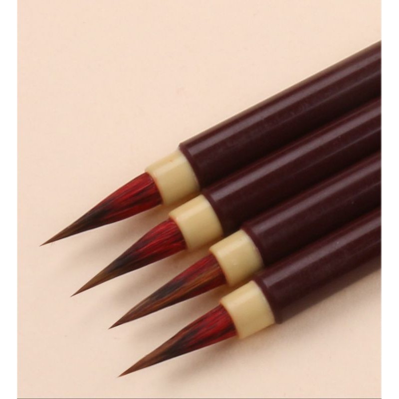 Bút lông tiểu hồng mao, Bút có 2 màu: nâu và vàng
